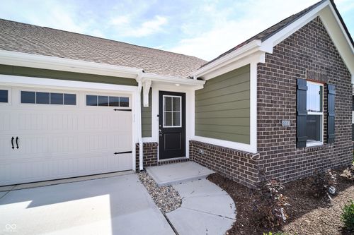 8699 Maroska St, Fortville, IN, 46040-4069 | Card Image