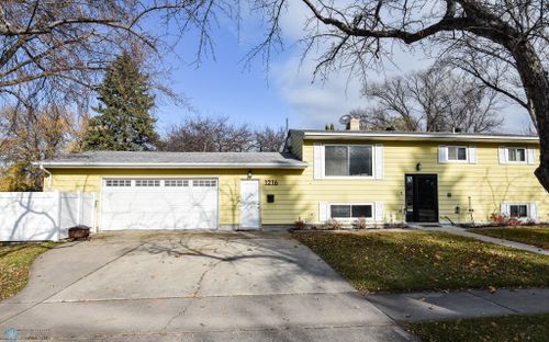 1216 24th Avenue S, Moorhead, MN, 56560 | Card Image