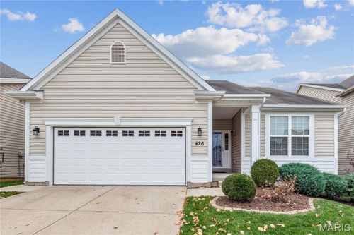 426 Newkirk Cir, Saint Charles, MO, 63303-6720 | Card Image