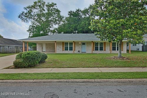 726 Sharon Hills Dr, Biloxi, MS, 39532-4314 | Card Image