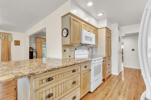 5329 Aldorae St, Fair Oaks, CA, 95628-3220 | Card Image