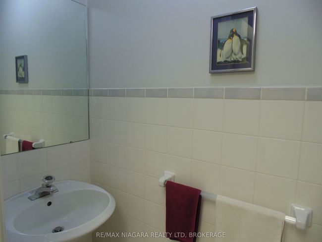 683 Canboro Rd, House other with 3 bedrooms, 3 bathrooms and 6 parking in Fenwick ON | Image 17