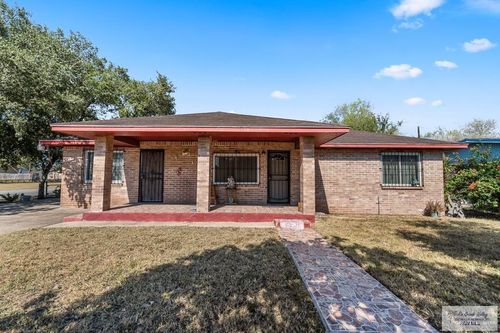 394 W San Francisco Ave, Raymondville, TX, 78580-1739 | Card Image