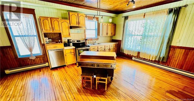 110 Des Champs Rue, House other with 7 bedrooms, 3 bathrooms and null parking in Lamèque NB | Image 12