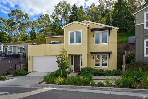 540 Sapphire St, Petaluma, CA, 94952-5310 | Card Image