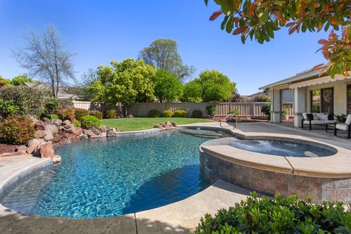 584 Rustic Ranch Ln, Lincoln, CA, 95648-8375 | Card Image