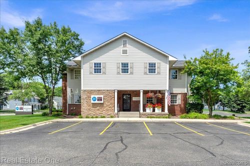110 S Washington St, Oxford, MI, 48371-4975 | Card Image