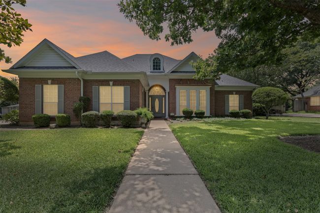 1104 Cherrywood Dr, House other with 3 bedrooms, 4 bathrooms and null parking in Cleburne TX | Image 4
