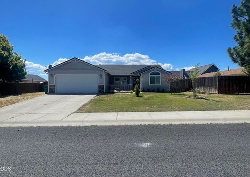 3254 Barnes Way, Klamath Falls, OR, 97603-6954 | Card Image