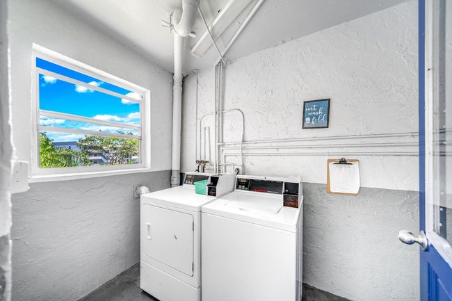 washer and dryer | Image 19