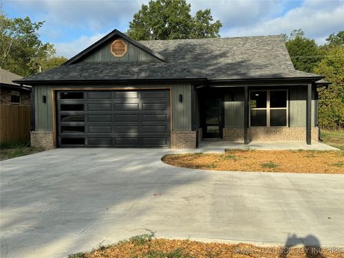 106 Elliott St, Pryor, OK, 74361-5408 | Card Image