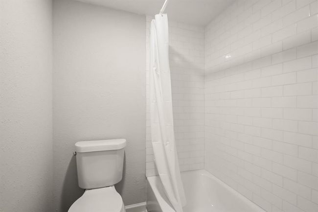 Full Bath Upstairs | Image 18