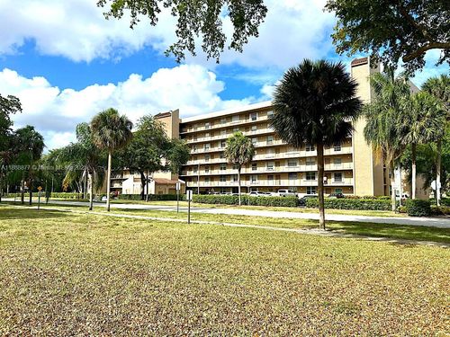 apt-107-4570 Nw 18th Ave, Deerfield Beach, FL, 33064-1068 | Card Image