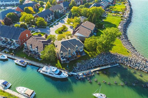 6-85 Edgewater Dr, Stoney Creek, ON, L8E4Z2 | Card Image