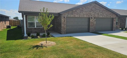 525 Nw 69th Ave, Bentonville, AR, 72713-2185 | Card Image