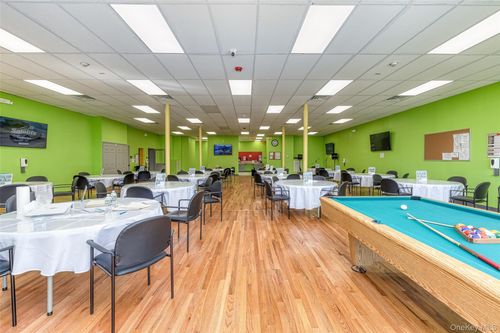 25-27 Post Ave, Westbury, NY, 11590-4300 | Card Image