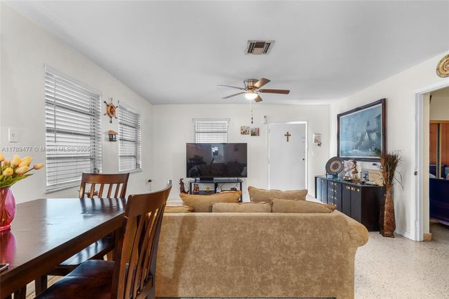 426 Sw 26 Th Rd, House other with 4 bedrooms, 3 bathrooms and null parking in Miami FL | Image 38