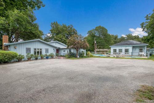 160 River Shadows Ln, McQueeney, TX, 78123-3324 | Card Image