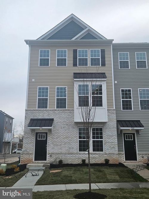 700 Ore St, PHOENIXVILLE, PA, 19460-1352 | Card Image