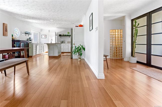 931 Mesher Pl, House other with 3 bedrooms, 3 bathrooms and 4 parking in Esquimalt BC | Image 17