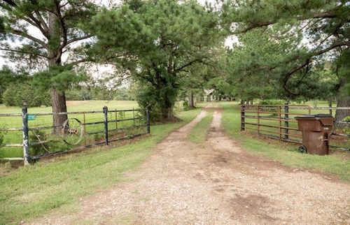 1790 County Road 401, Dime Box, TX, 77853-5270 | Card Image