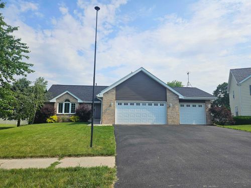413 Shelden Dr, WINNEBAGO, IL, 61088-9094 | Card Image