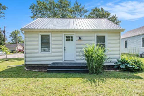 501 Sherwood Ave, Three Oaks, MI, 49128-1264 | Card Image