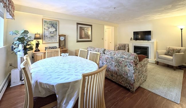 APT-1 - 19 Fuller Rd, Condo with 2 bedrooms, 1 bathrooms and null parking in Foxboro MA | Image 5