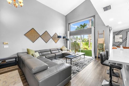 3527 Stratton Ln, Boynton Beach, FL, 33436-8555 | Card Image