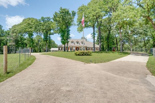 231 Benbrook Dr, Palestine, TX, 75801-6007 | Card Image