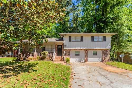 802 San Miguel Dr, Stone Mountain, GA, 30083-3832 | Card Image