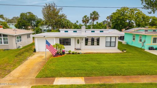 215 Woodland Ave, Daytona Beach, FL, 32118-3341 | Card Image