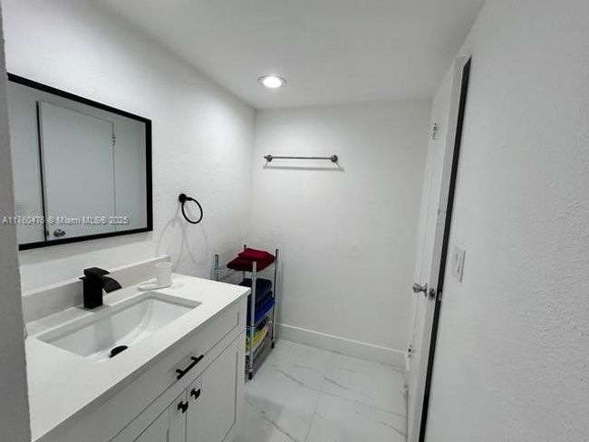 4G - 4001 S Ocean Dr, Condo with 1 bedrooms, 2 bathrooms and null parking in Hollywood FL | Image 21