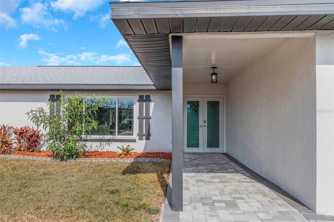 6508 Senegal Palm Way, House other with 3 bedrooms, 2 bathrooms and null parking in APOLLO BEACH FL | Image 4