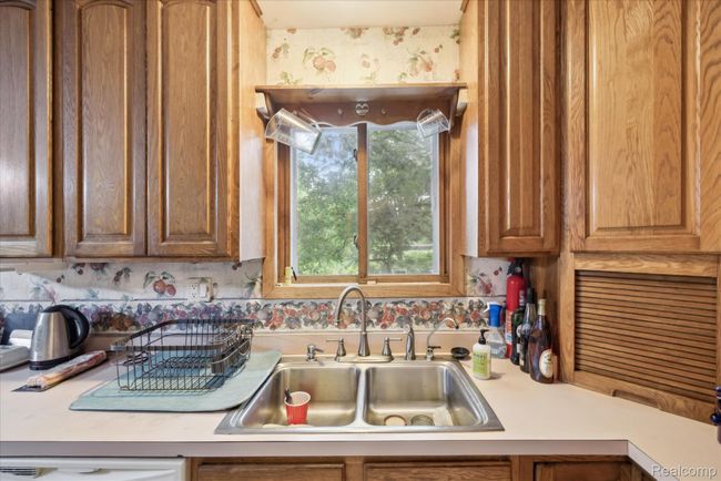 13-2680-Pardee-Rd-Howell-MI-48843-WindowStill-08.jpg | Image 8