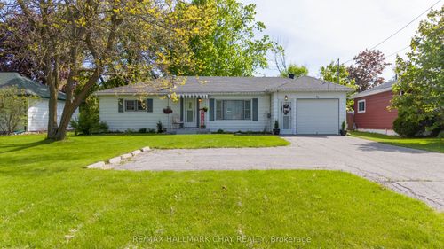 33 Yonge St N, Elmvale, ON, L0L1P0 | Card Image
