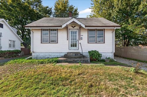 1130 Saint Francois St, Florissant, MO, 63031-4832 | Card Image