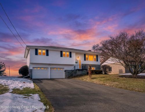 101 Florence St, Kingston, NY, 12401-3035 | Card Image