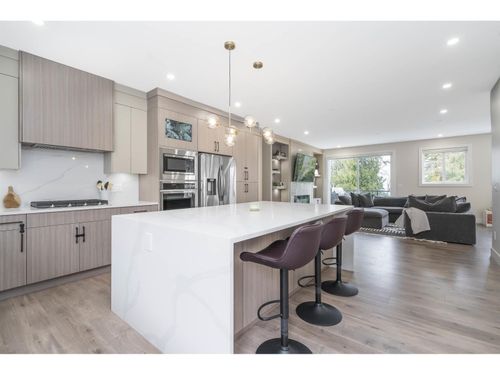 31-8295 Nixon Rd, Chilliwack, BC, V4Z0C8 | Card Image