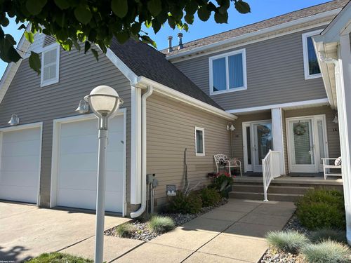 15 E Spring St, Port Austin, MI, 48467-9166 | Card Image