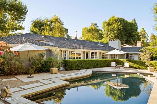 4658 Del Moreno Dr, Woodland Hills, CA, 91364-4640 | Card Image