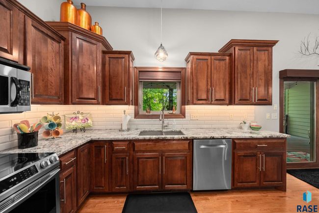 4400 E Aster Cir, House other with 5 bedrooms, 4 bathrooms and null parking in Sioux Falls SD | Image 4