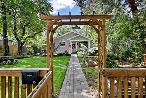 2011 N 19th St, Boise, ID, 83702-0822 | Card Image