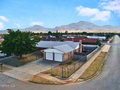 5700 Dalhart Dr, El Paso, TX, 79924-1302 | Card Image