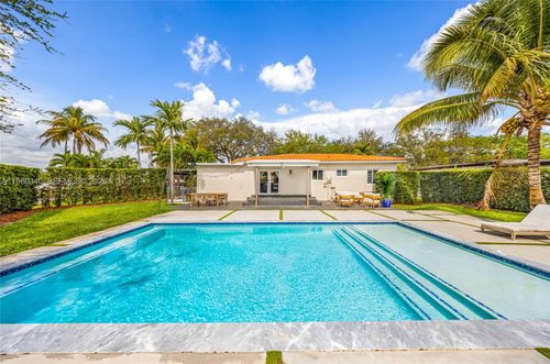 172 Bentley Dr, Miami Springs, FL, 33166-4919 | Card Image