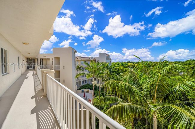 APT-501 - 3600 Oaks Clubhouse Dr, Condo with 3 bedrooms, 2 bathrooms and null parking in Pompano Beach FL | Image 48