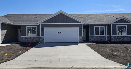 6611 W Gresford Pl, Sioux Falls, SD, 57106-2636 | Card Image