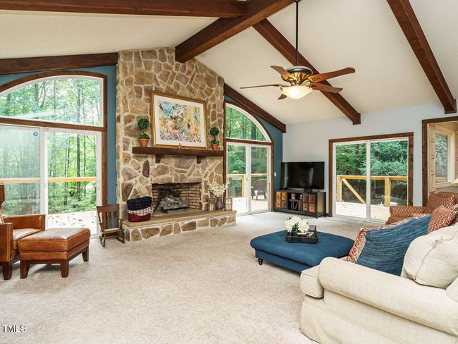 007-1280x960-living-room | Image 7