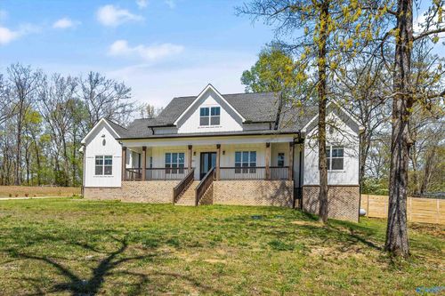 113 Hillsdale Dr, Gurley, AL, 35748-9043 | Card Image