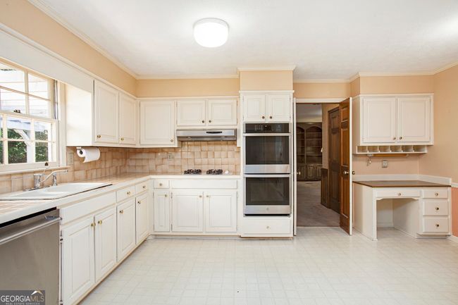5136 Wentworth Dr, House other with 4 bedrooms, 3 bathrooms and 4 parking in Peachtree Corners GA | Image 13
